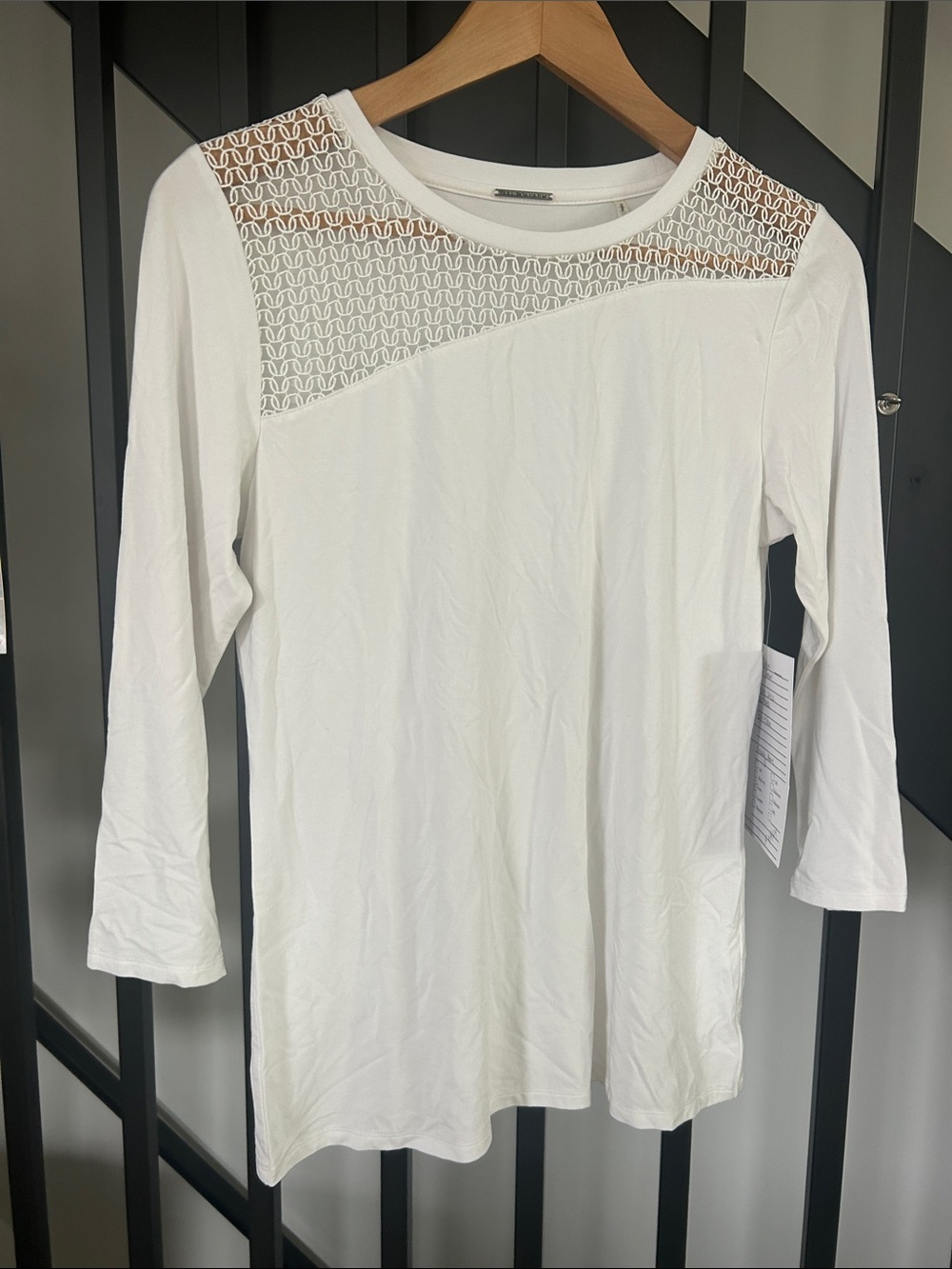 Elie Tahari White Long Sleeve Lace Yoke Tee